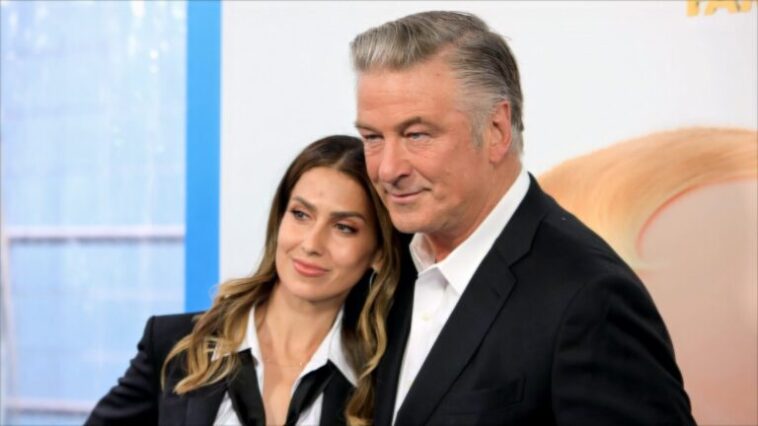 Hilaria Baldwin rompe el silencio tras la tragedia en el set: «Mi corazón está con Halyna»