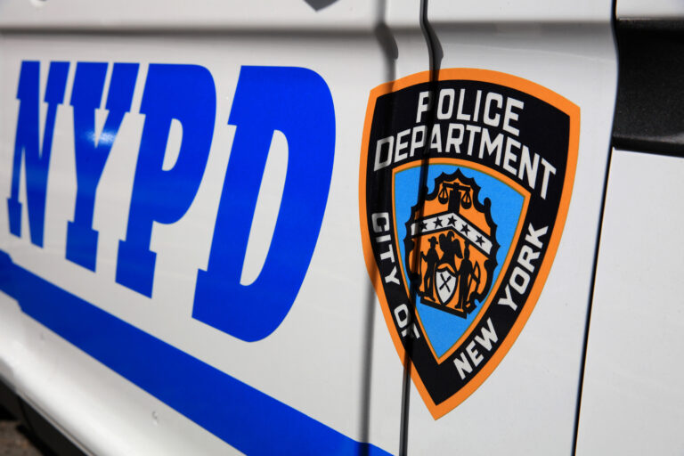 Policia fuera de servicio de la policia de Nueva York disparo a su ex novia y mato a otra mujer