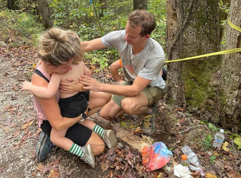 Un nino de 4 anos sobrevive despues de caer a 70 pies de un acantilado en Kentucky