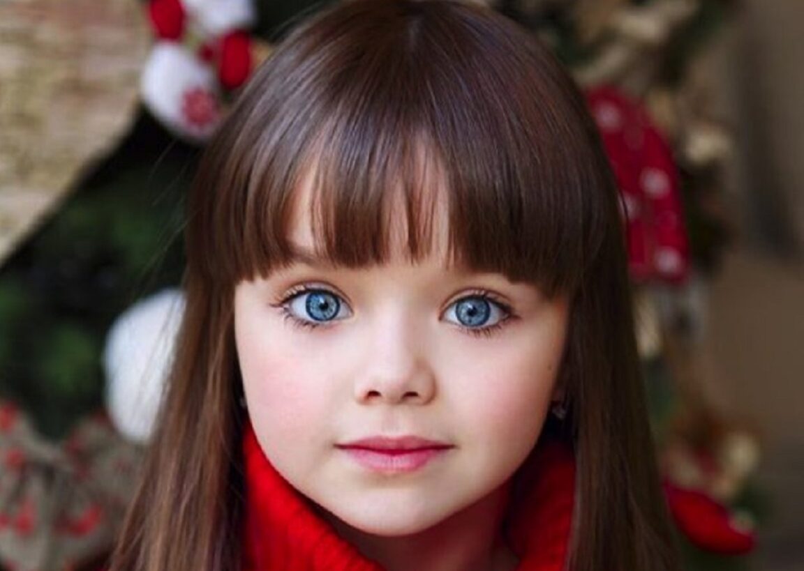 Anastasia Knyazeva fue nombrada la «niña más guapa del mundo» a los 6 años