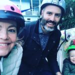 Una diputada neozelandesa da a luz tras ir en bicicleta al hospital en pleno parto