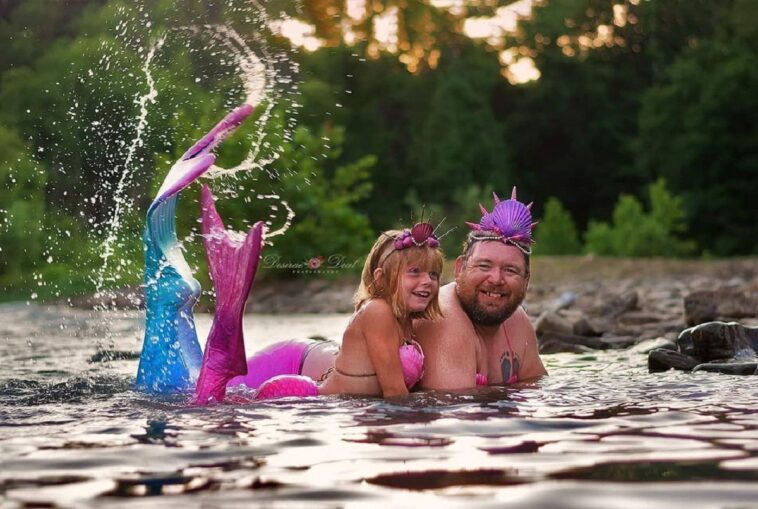 Sesión de fotos: un padre se disfraza de sirena para el 8º cumpleaños de su hija