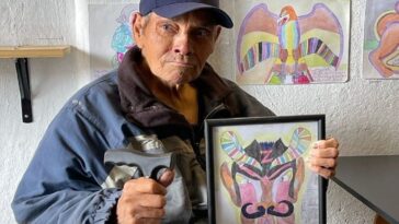 Abuelito vendía sus dibujos en la calle para sobrevivir, tuvo su primera exposición y su arte será reconocido