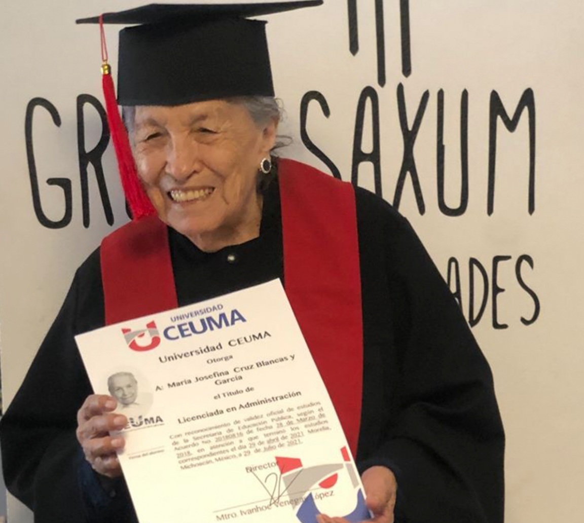 abuela de 93 años se gradúa de la universidad