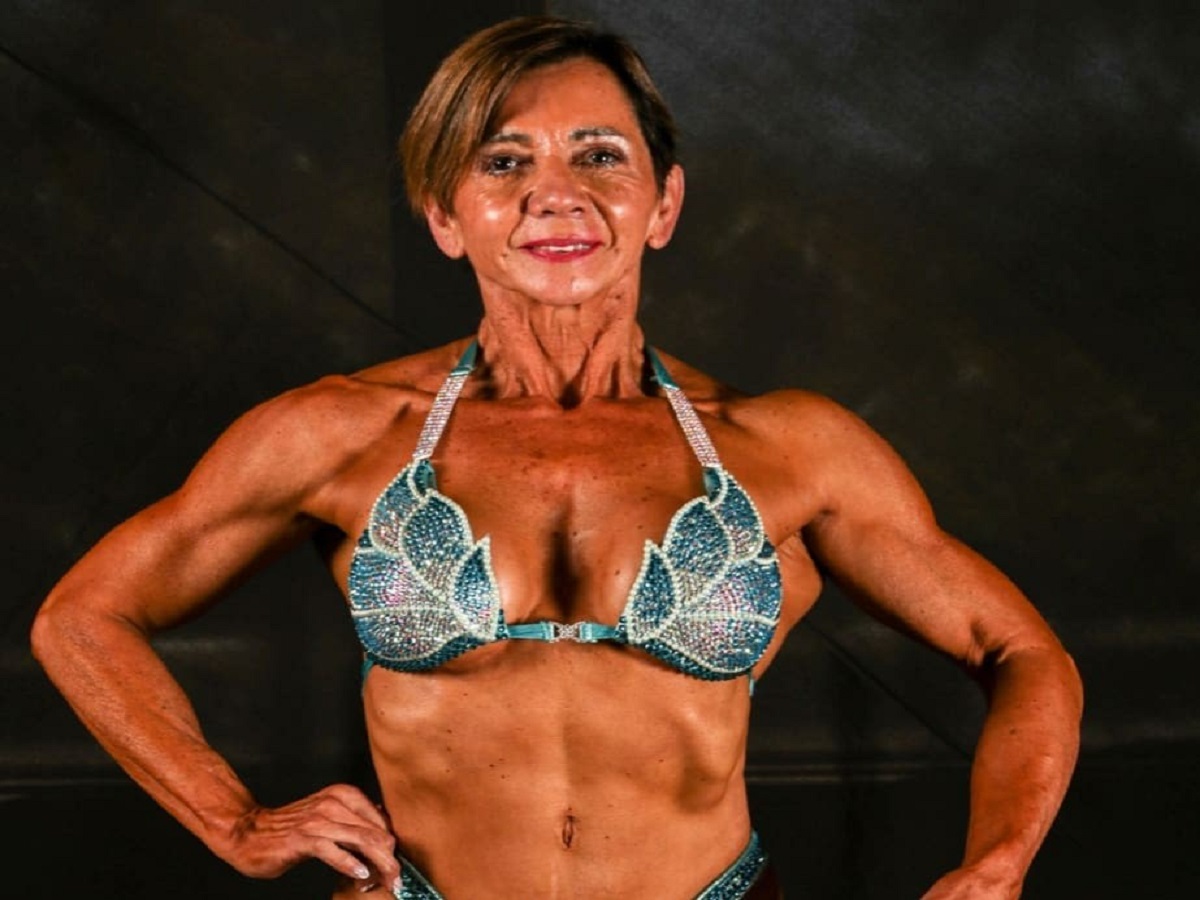 Ella es Gladys Bravo, una campeona de fisicoculturismo a los 69 años