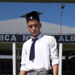 Un joven argentino va a su graduación en falda, la escuela le niega su diploma