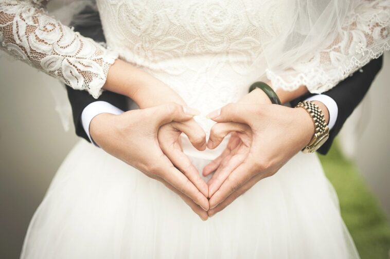 creó una boda de mentiras