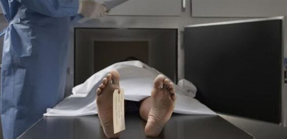 hombre despierta en morgue rusa