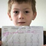 Maestra señala que la tarea de matemáticas es «totalmente patética» a un niño de 7 años