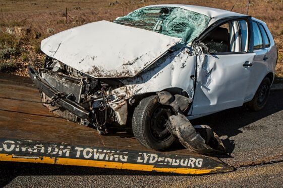 Una mujer embarazada está angustiada tras sobrevivir al accidente de coche en el que murió su hijo de 6 años: «Soy un desastre»