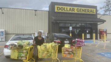 Una mujer de Texas compra más de 325 dólares en comestibles para extraños en Dollar General