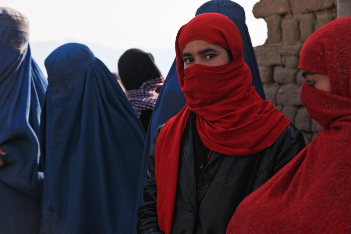 mujer afgana
