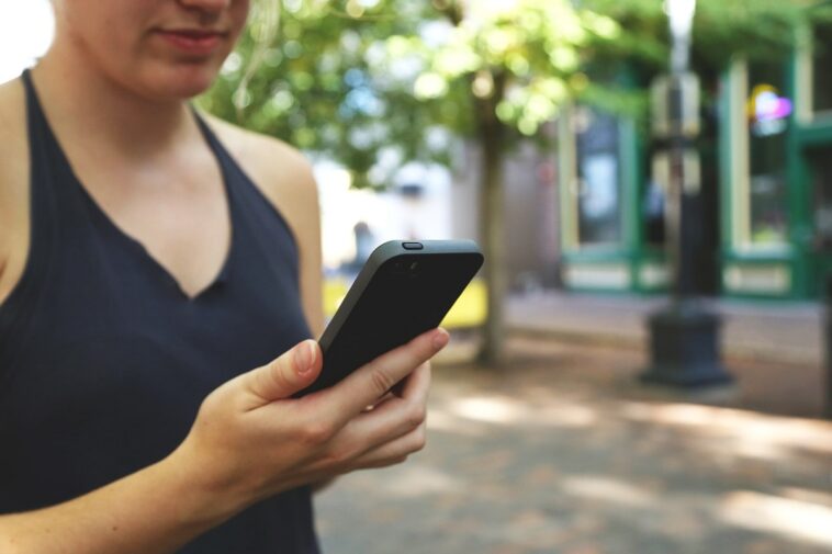 Una mujer celosa obliga a su novio a hablar con ella por FaceTime durante todo su turno de 12 horas