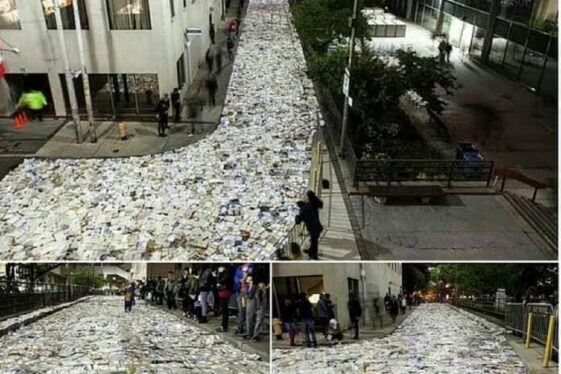 Un río de 10.000 libros inunda las calles de Toronto