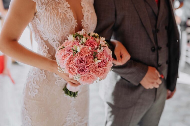 Una suegra intenta envenenar a la novia en el banquete de bodas