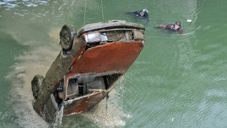 Youtuber encontró en el fondo de un río el vehículo de dos jóvenes desaparecidos hace 21 años