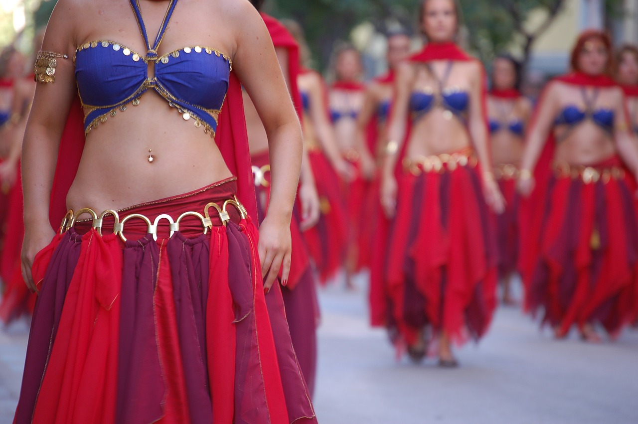 En Egipto, una profesora de danza fue despedida por bailar «desnuda»