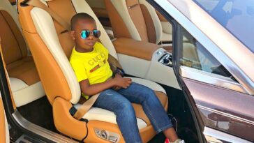El «multimillonario más joven del mundo», de 9 años, posee un Bentley y vuela en su jet privado