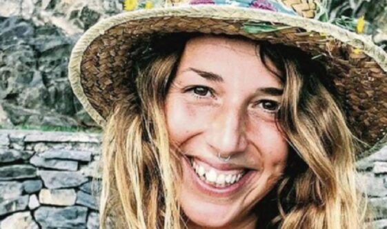 Accidente en parapente, Francesca muere a los 34 años: deja a sus hijas de 9 y 6 años