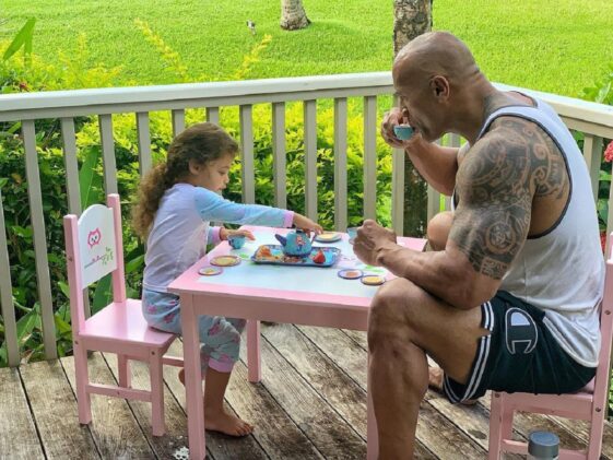 Dwayne ‘La Roca’ Johnson es ahora un ‘padre mayor’ para dos hijas menores tras su divorcio