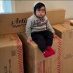 Un niño de 1 año pide más de 2.000 dólares en muebles en una compra con el móvil de sus padres