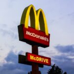 Una empleada de McDonald’s explica por qué te hacen una foto en el drive-thru