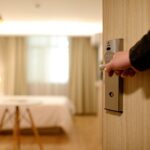 Una adolescente revela el truco que le ayudó a burlar a los intrusos del hotel en el que se hospedaba