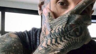 Michael Amoia, bate un récord Guinness como el hombre con más tatuajes de insectos en su cuerpo