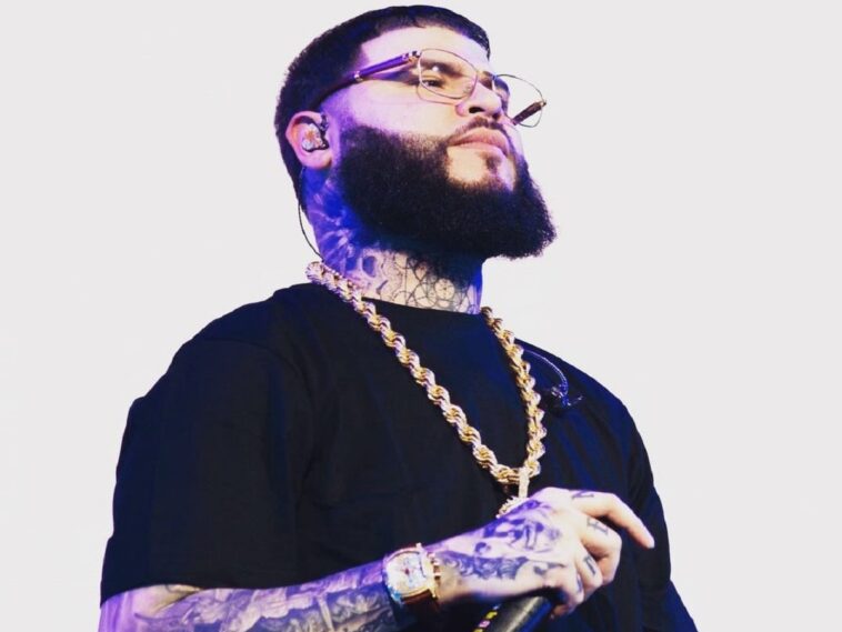 Farruko dejó de cantar sus canciones en su concierto y empieza a predicar