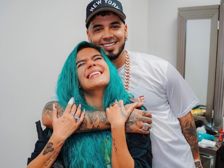 Karol G se borra los tatuajes que se hizo con Anuel AA