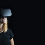 mujer realidad virtual