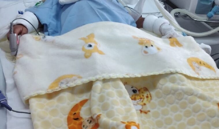 Un niño de 8 años acabó en coma tras ser atropellado por un coche cerca de su casa