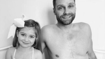 Un hombre se hace un tatuaje para que su hija de 4 años operada del corazón, «no se sienta sola»