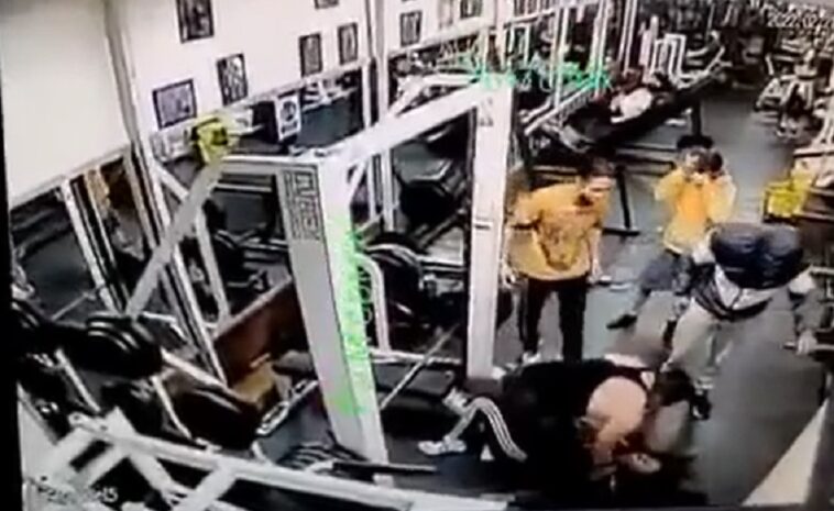 Muere una mujer en un gimnasio de México tras caerle pesa de 180 kilos: el video